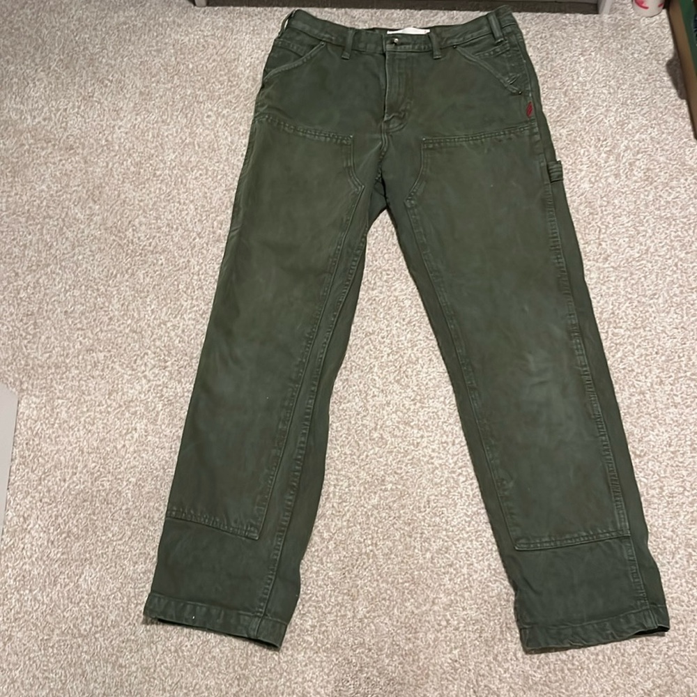 Army green BDG cargo jeanss Urban Outfitters